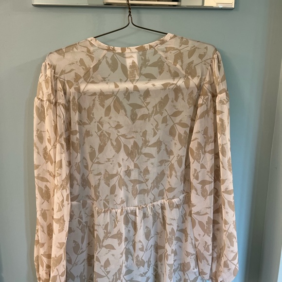 2 pc CAbi top, super cute, flattering and comfy - Picture 2 of 8